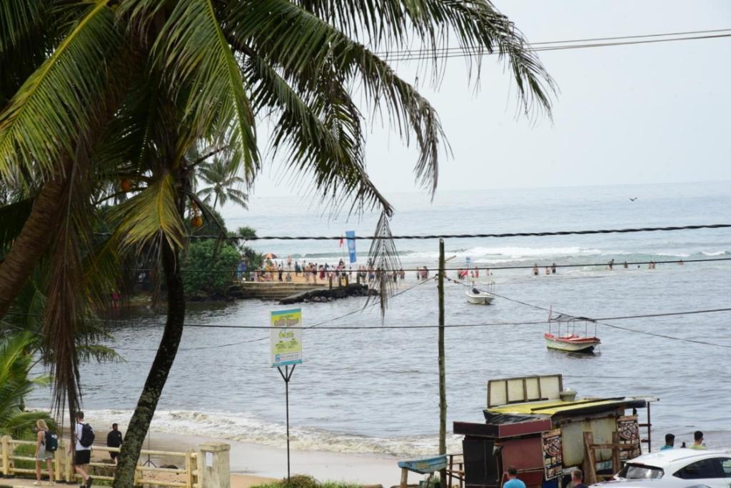 Turtle Bay Hotel Hikkaduwa Bagian luar foto